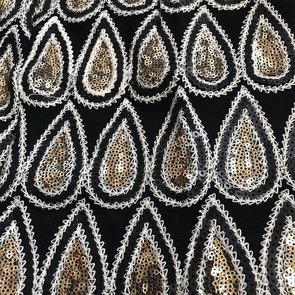 Black and gold sequin mini skirt - Picture 2 of 5